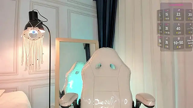 Doll Isa  online show from 11, 11, 2025