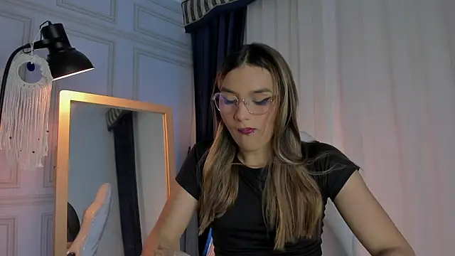 Doll Isa  online show from 14, 9, 2025