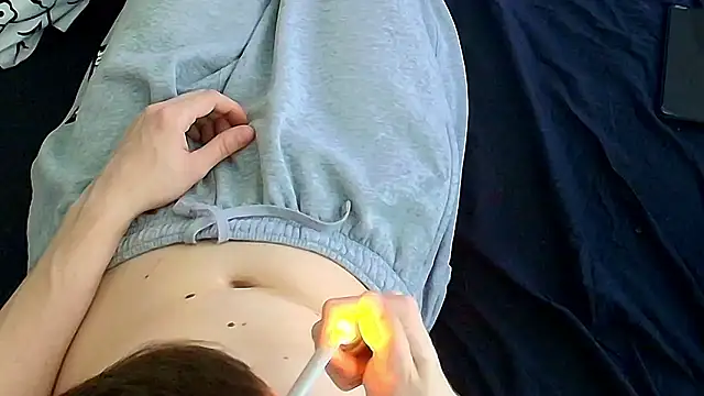 Breezydicksn online show from 12, 1, 2026