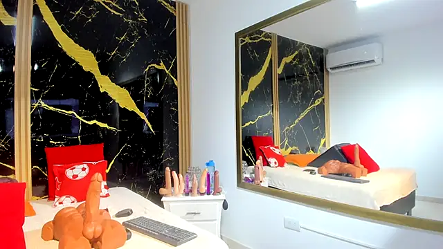 AdrianaVegga online show from 23, 11, 2025