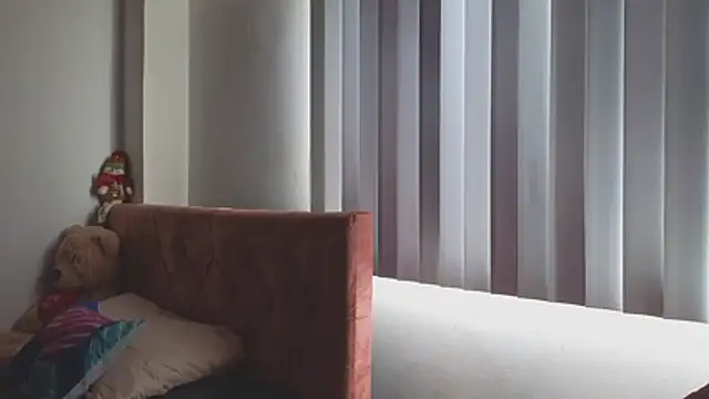 Snapshot of Crystal_Star_ chatting on 24, 11, 2025 Crystal Star online show from 24, 11, 2025