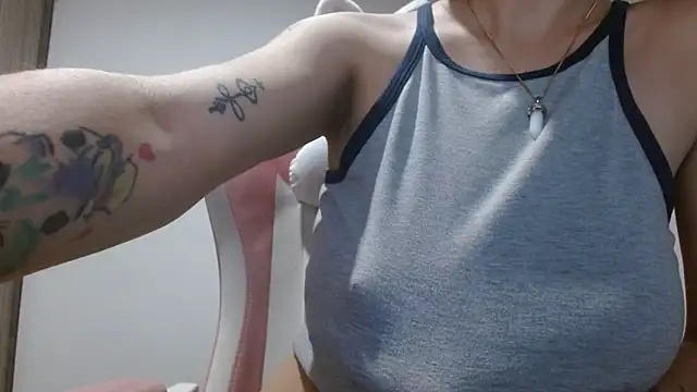 Snapshot of Crystal_Star_ chatting on 22, 9, 2025 Crystal Star online show from 22, 9, 2025