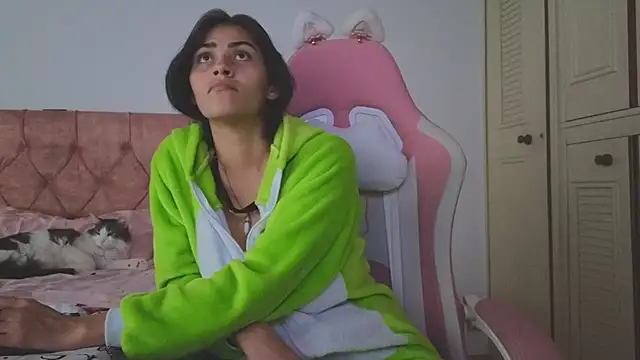 Snapshot of Crystal_Star_ chatting on 30, 9, 2025 Crystal Star online show from 30, 9, 2025