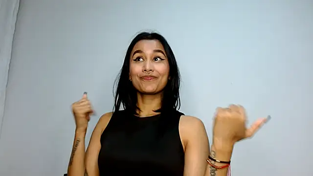 Snapshot of Gia_Lee chatting on 13, 10, 2025 Gia Lee online show from 13, 10, 2025