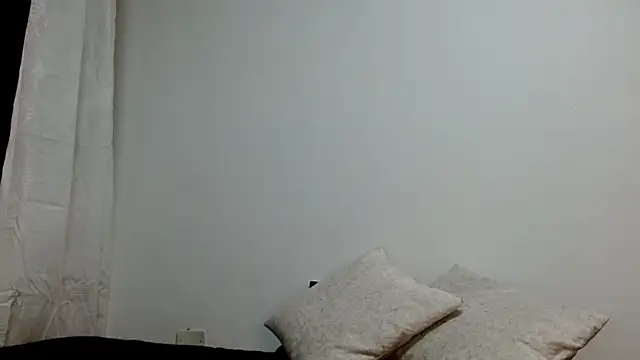 Snapshot of Gia_Lee chatting on 23, 9, 2025 Gia Lee online show from 23, 9, 2025