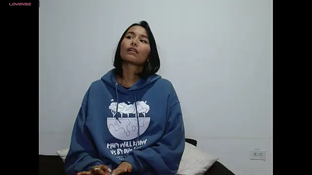 Gia Lee online show from 18, 12, 2025