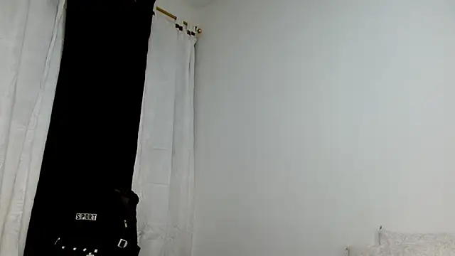 Snapshot of Gia_Lee chatting on 14, 9, 2025 Gia Lee online show from 14, 9, 2025