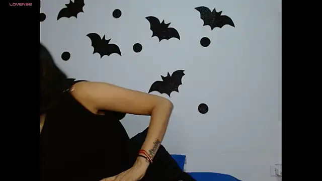 Snapshot of Gia_Lee chatting on 29, 10, 2025 Gia Lee online show from 29, 10, 2025