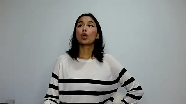 Snapshot of Gia_Lee chatting on 30, 9, 2025 Gia Lee online show from 30, 9, 2025