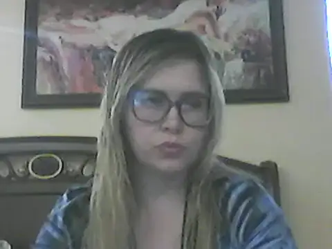 Snapshot of Crystal00Girl chatting on 12, 11, 2025 Crystal00Girl online show from 12, 11, 2025
