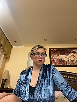 Snapshot of Crystal00Girl chatting on 5, 10, 2025 Crystal00Girl online show from 5, 10, 2025