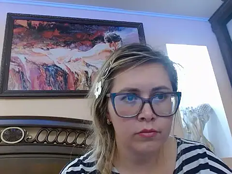 Snapshot of Crystal00Girl chatting on 7, 11, 2025 Crystal00Girl online show from 7, 11, 2025