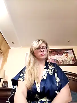 Snapshot of Crystal00Girl chatting on 23, 10, 2025 Crystal00Girl online show from 23, 10, 2025