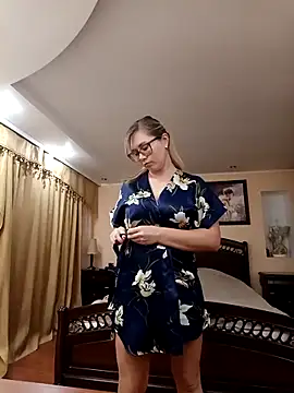 Snapshot of Crystal00Girl chatting on 27, 10, 2025 Crystal00Girl online show from 27, 10, 2025