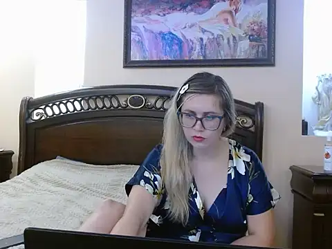 Snapshot of Crystal00Girl chatting on 11, 11, 2025 Crystal00Girl online show from 11, 11, 2025