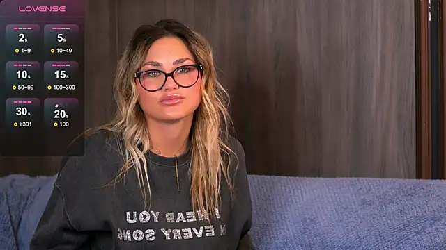 KayaAzur online show from 7, 10, 2025