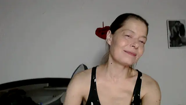 Snapshot of SexySarah177 chatting on 8, 2, 2026 SexySarah177 online show from 8, 2, 2026