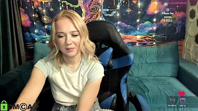 CrystalGirl99 online show from 2, 2, 2026