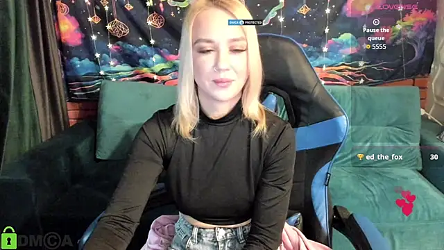 CrystalGirl99 online show from 10, 4, 2026