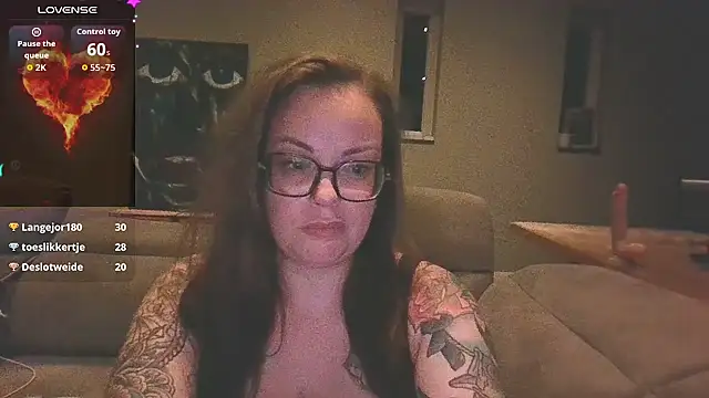 Miss Lucifer6 online show from 22, 10, 2025