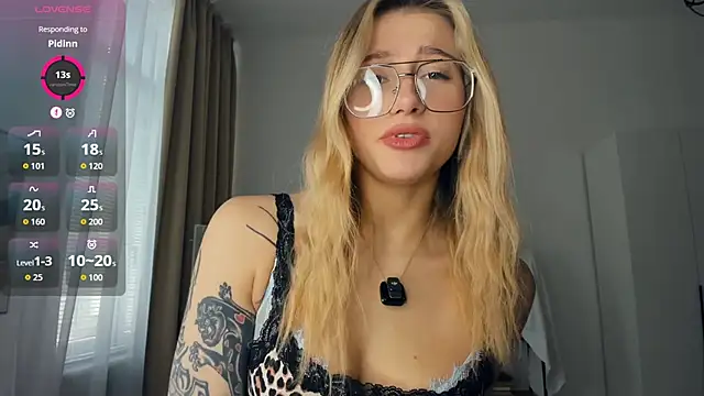 Snapshot of FaaBinaa chatting on 16, 6, 2026 FaaBinaa online show from 16, 6, 2026