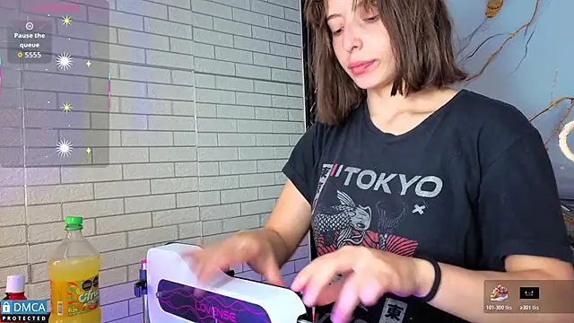 nena cupcake  online show from 23, 12, 2025