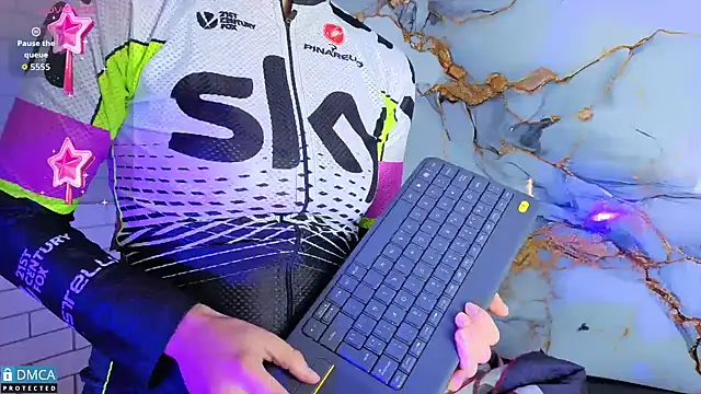 nena cupcake  online show from 18, 10, 2025