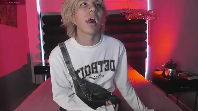 OliIverr22 online show from 4, 12, 2025