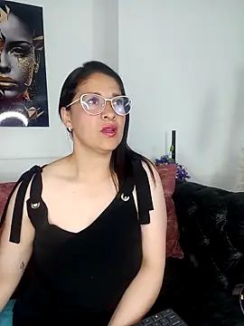 Alana steel 1 online show from 27, 9, 2025