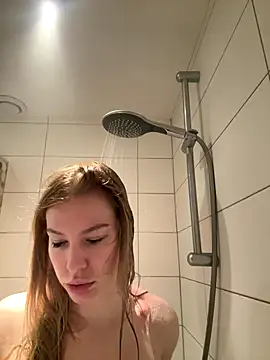 Chloemillerrxx online show from 22, 12, 2025