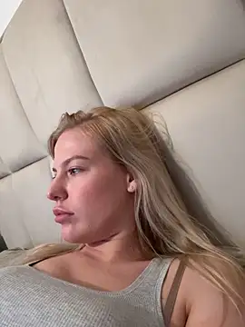 Chloemillerrxx online show from 13, 9, 2025