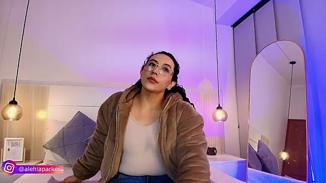 alehia cute online show from 12, 10, 2025