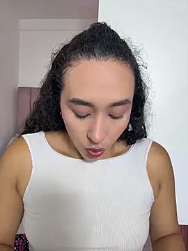 alehia cute online show from 23, 4, 2026