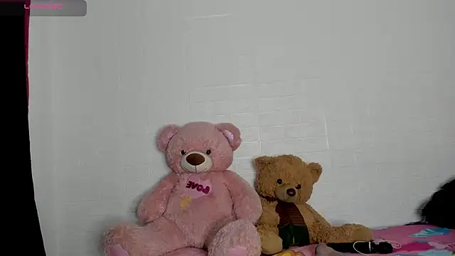 HaileyDuke online show from 8, 4, 2026