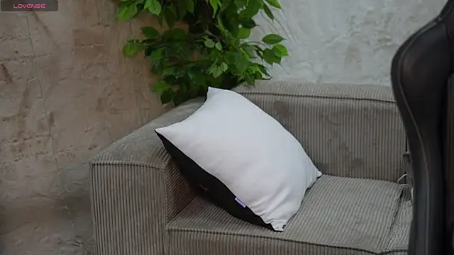 Naomi 054 online show from 20, 9, 2025