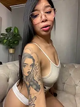 Maddy Piink online show from 12, 9, 2025