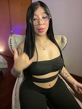 Maddy Piink online show from 30, 9, 2025