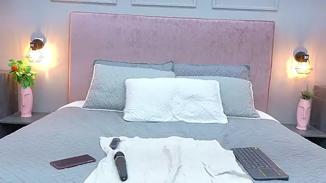 Camila Hill  online show from 12, 3, 2026