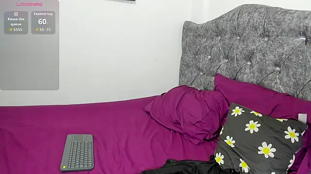 Camila Hill  online show from 15, 5, 2026