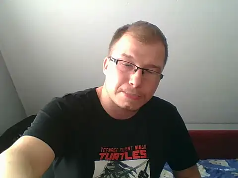 Snapshot of Liznat01 chatting on 2, 10, 2025 Liznat01 online show from 2, 10, 2025