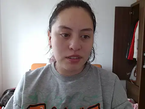 madissooon   online show from 28, 10, 2025