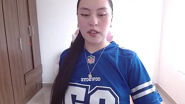madissooon   online show from 5, 11, 2025
