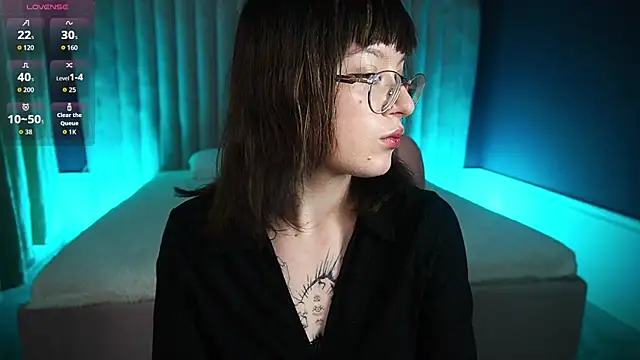 Pixie Peachh online show from 9, 10, 2025