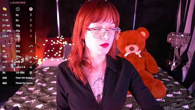 Pixie Peachh online show from 7, 2, 2026