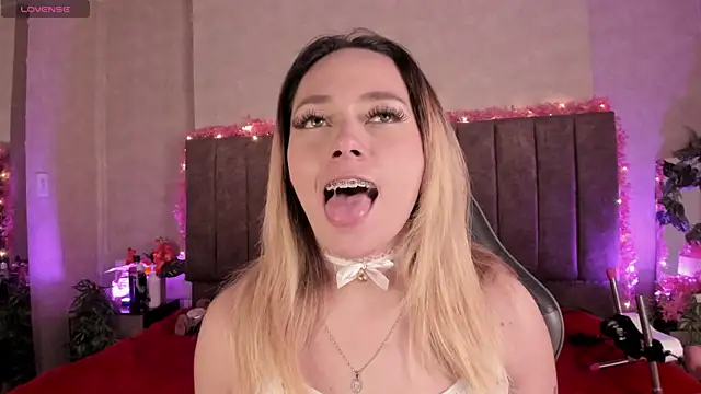 LanaMills  online show from 13, 7, 2026