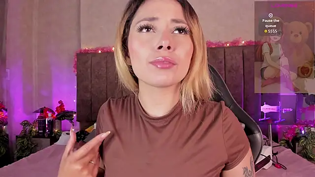 LanaMills  online show from 8, 6, 2026
