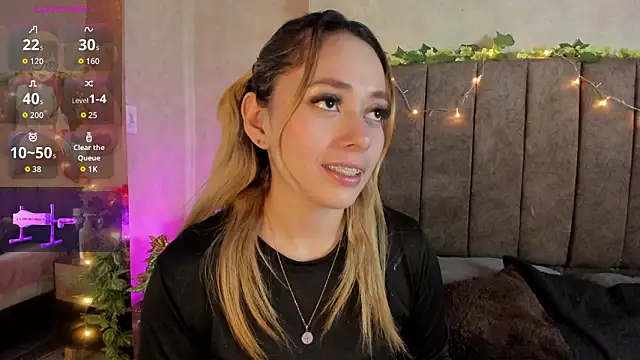 LanaMills  online show from 10, 2, 2026