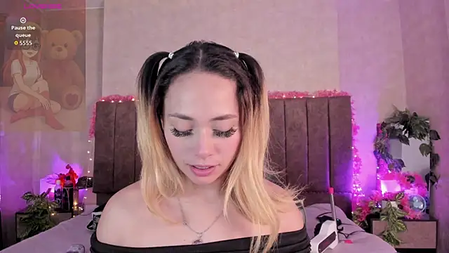LanaMills  online show from 21, 6, 2026