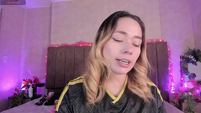 LanaMills  online show from 4, 7, 2026