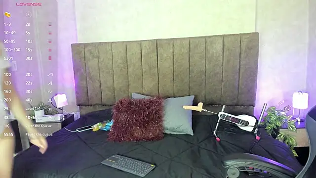 LanaMills  online show from 30, 10, 2025